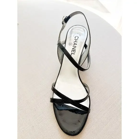 CHANEL Sandals Patent CC Logo - Picture 8 of 8
